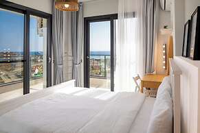 Caesar Blue Seaside Luxury Apartments