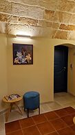 Iris Apartments