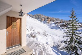 Stoa Apartment