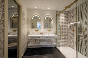 Ambasciatori Suite Hotel