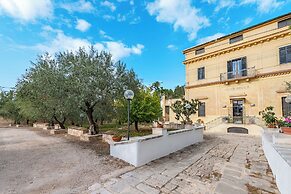 Nella Apartment With Pool