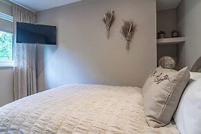 Cottage Cwtch
