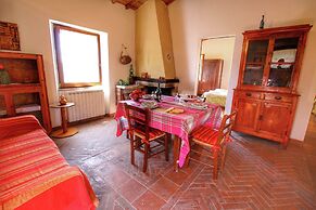 Farmhouse in Castiglione Dorcia