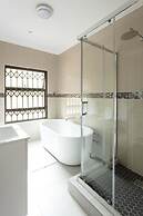 Adinkra Boutique Hotel