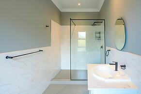 Adinkra Boutique Hotel