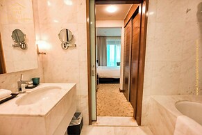 Luxury Studio with Burj Khalifa View