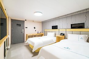 Dequan Chaoyang Park Hotel