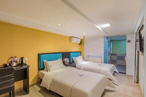 Dequan Railway Station Hotel