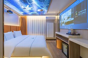 Dequan Luxury HuaYuan Hotel