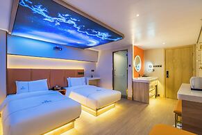 Dequan Luxury HuaYuan Hotel