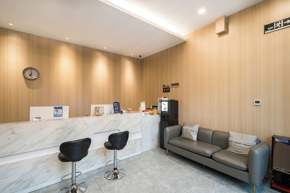 Dequan Guangwai Hotel