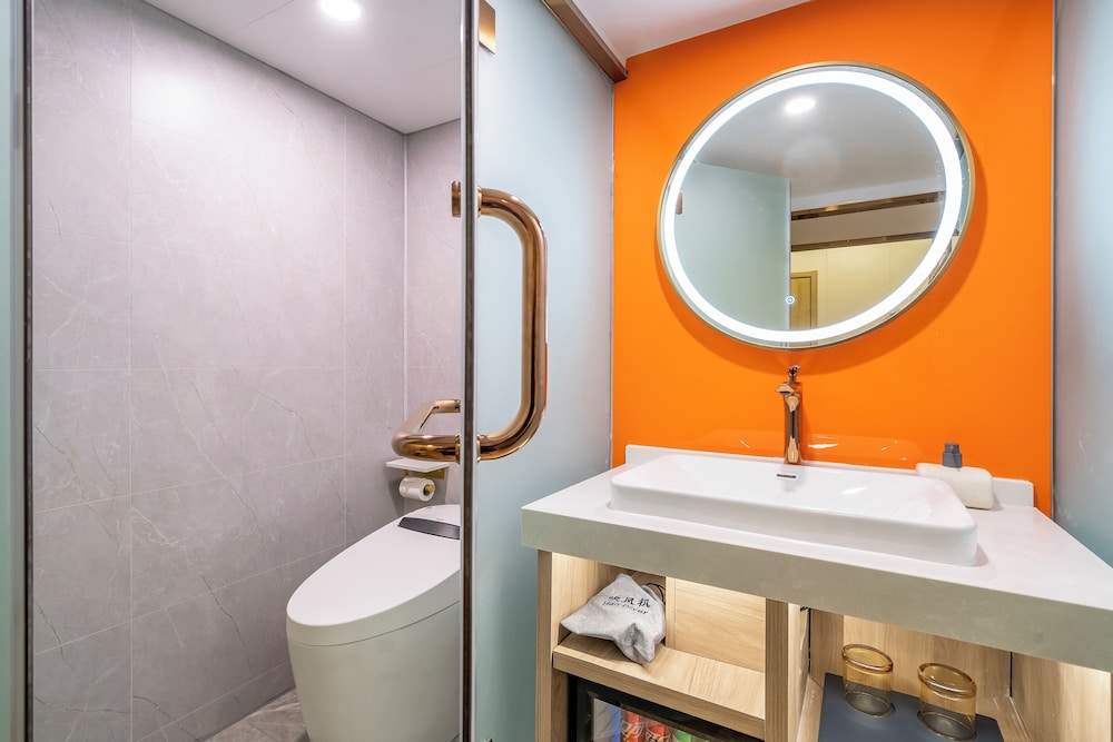 Dequan Luxury CBD Hotel