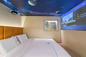 Dequan Luxury CBD Hotel