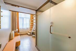 Dequan Luxury CBD Hotel