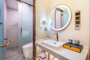 Dequan Luxury CBD Hotel