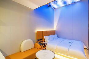 Dequan Luxury CBD Hotel