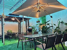 Dequan Luxury CBD Hotel