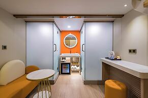 Dequan Luxury CBD Hotel