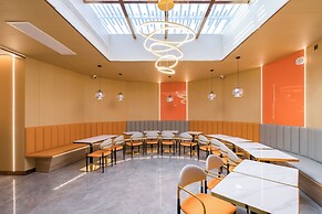 Dequan Luxury CBD Hotel
