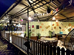 The Gulmohar Inn