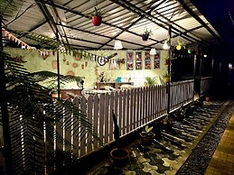 The Gulmohar Inn