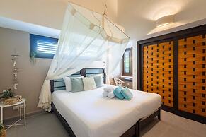 Blue Bay s Tropical Escape