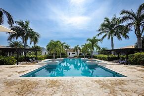 Blue Bay s Tropical Escape
