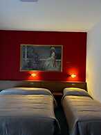 HOTEL REY'S