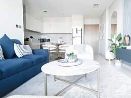 Luxurious Burj Royale One-bedroom & City Views