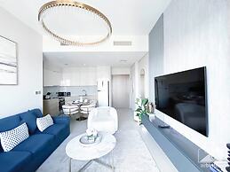 Luxurious Burj Royale One-bedroom & City Views