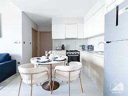 Luxurious Burj Royale One-bedroom & City Views