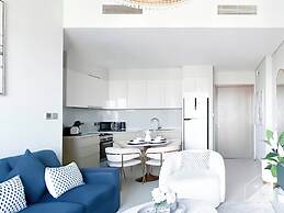 Luxurious Burj Royale One-bedroom & City Views