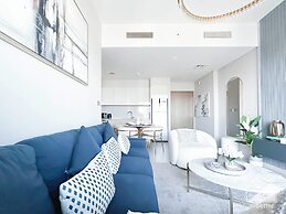 Luxurious Burj Royale One-bedroom & City Views