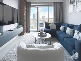 Luxurious Burj Royale One-bedroom & City Views