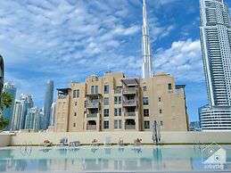 Luxurious Burj Royale One-bedroom & City Views
