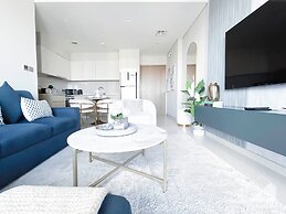 Luxurious Burj Royale One-bedroom & City Views