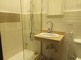 Motel 5 Square