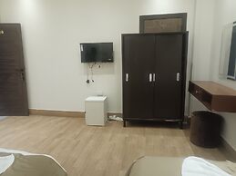 Motel 5 Square