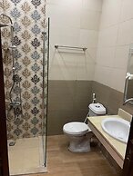 Motel 5 Square
