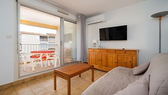Sunny Garden Apartment in Agde