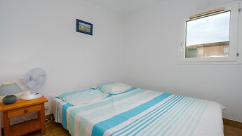 Sunny Garden Apartment in Agde