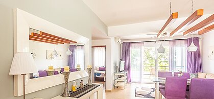 Infiniti Blu, Family Suite, Private Beach!