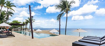 Infiniti Blu, Family Suite, Private Beach!