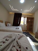 Isis pyramids view inn