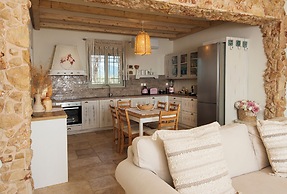 Amelia Villa Collection