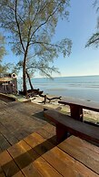 Hello Banchuen Beach