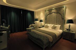 THE ROYAL VENETIAN