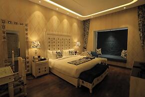 THE ROYAL VENETIAN
