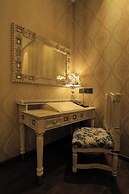 THE ROYAL VENETIAN