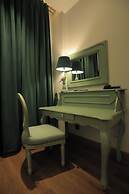 THE ROYAL VENETIAN